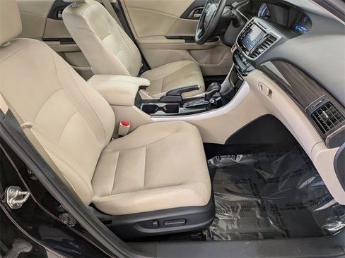 Used 2017 Honda Accord EX-L image 33