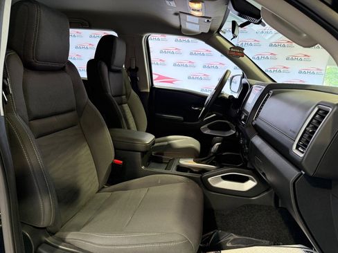 Used 2024 Nissan Frontier SV image 53