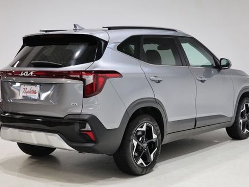Used 2024 Kia Seltos EX AWD/4WD image 8