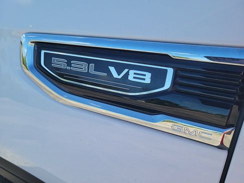 Used 2023 GMC Sierra 1500 SLT w/ SLT Premium Package AWD/4WD image 11