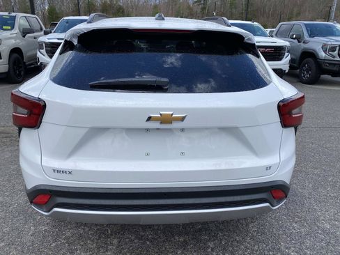 New 2026 Chevrolet Trax LT w/ Driver Confidence Package FWD image 4