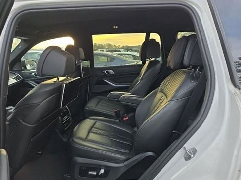 Used 2020 BMW X7 M50i image 4
