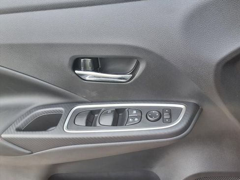 New 2025 Nissan Versa SR w/ Trunk Package FWD image 16