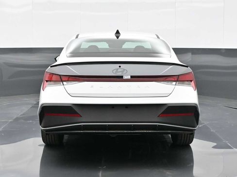 Used 2025 Hyundai Elantra Sport image 6