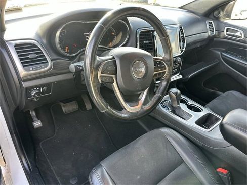 Used 2019 Jeep Grand Cherokee Altitude image 6