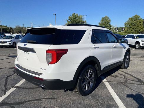 Used 2022 Ford Explorer XLT w/ Equipment Group 202A AWD/4WD image 8