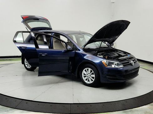 Used 2015 Volkswagen Golf S FWD image 10