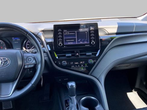 Used 2022 Toyota Camry SE w/ Carpet Mat Package (TMS) FWD image 6