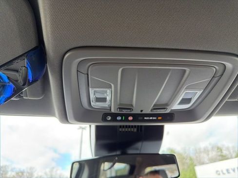 Used 2025 Chevrolet Silverado 1500 Custom image 25