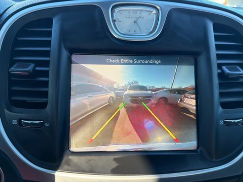 Used 2016 Chrysler 300 C image 26