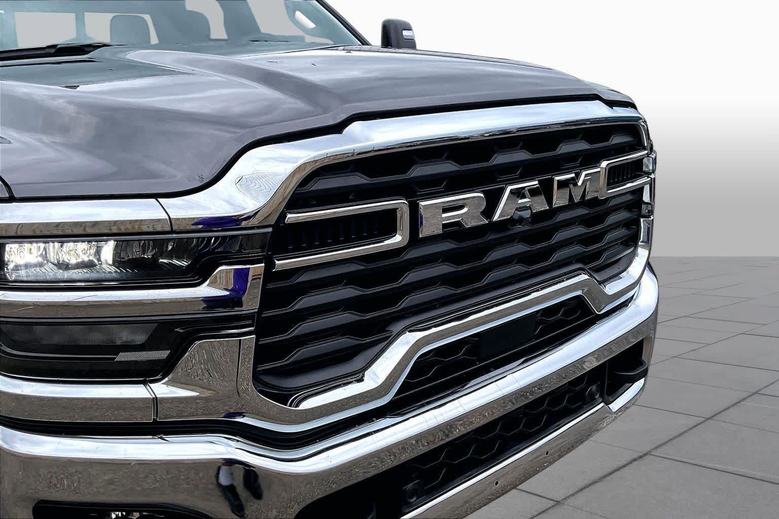 Used 2025 RAM 2500 Tradesman AWD/4WD image 32
