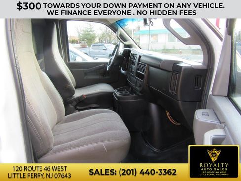 Used 2017 Chevrolet Express 2500 image 34