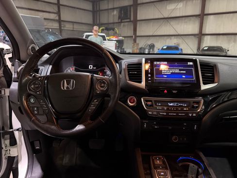 Used 2017 Honda Pilot Touring image 29
