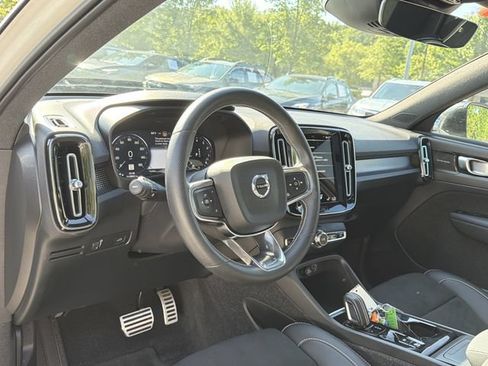 Used 2021 Volvo XC40 T5 R-Design w/ Advanced Package AWD/4WD image 10
