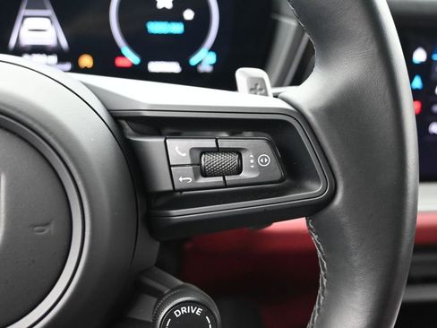 Used 2024 Porsche Cayenne image 13