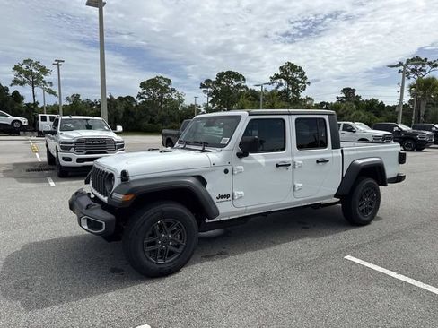 New 2026 Jeep Gladiator Sport AWD/4WD image 7