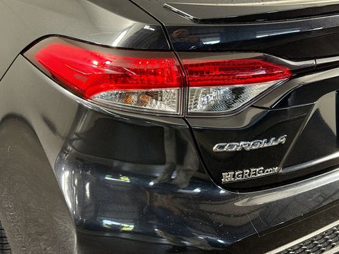 Used 2021 Toyota Corolla SE FWD image 35