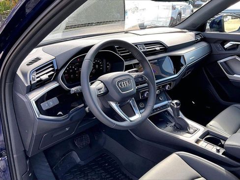 New 2025 Audi Q3 2.0T Premium image 14