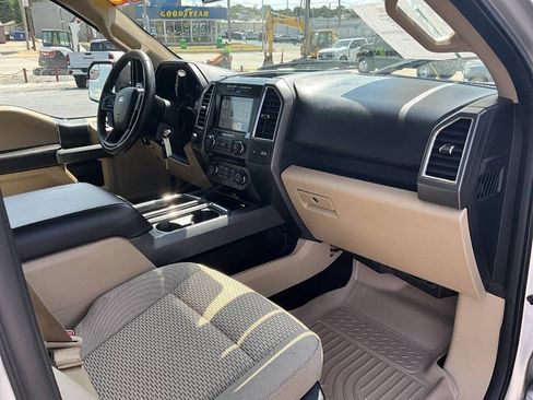 Used 2016 Ford F150 XLT w/ Equipment Group 302A Luxury AWD/4WD image 28