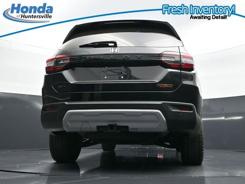Used 2025 Honda Pilot TrailSport image 41