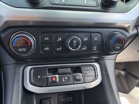 Used 2023 GMC Acadia SLE w/ Driver Convenience Package FWD image 28