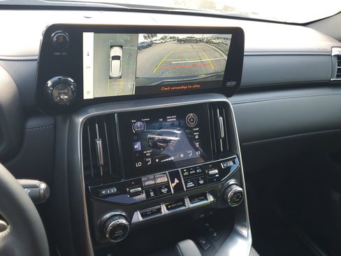 Used 2025 Lexus LX 700h Overtrail image 27