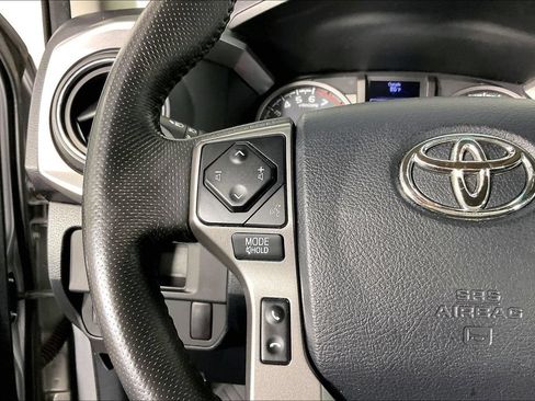 Used 2016 Toyota Tacoma SR5 w/ Towing Package RWD image 23