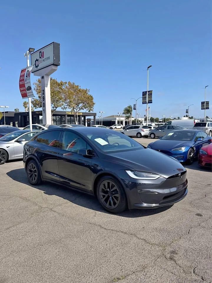 Used 2024 Tesla Model X AWD/4WD image 3