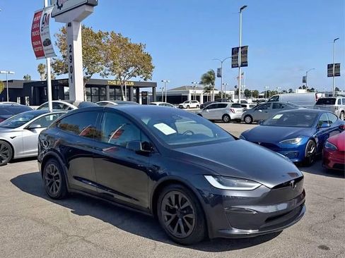 Used 2024 Tesla Model X AWD/4WD image 3