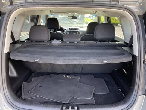 Used 2018 Kia Soul + FWD image 9