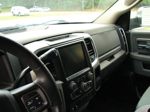 Used 2017 RAM 2500 SLT image 7