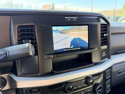 New 2026 Ford F250 XLT w/ FX4 Off-Road Package image 24