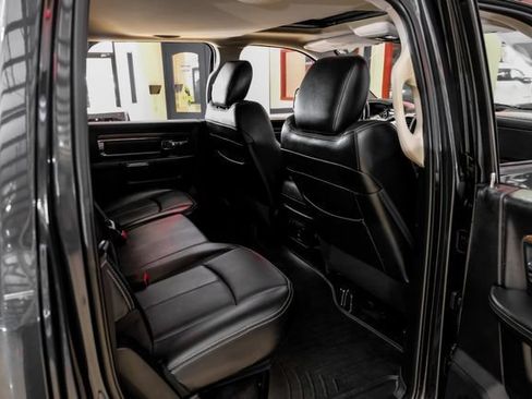 Used 2018 RAM 3500 Laramie w/ Convenience Group AWD/4WD image 38