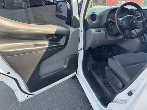 Used 2015 Nissan NV200 SV w/ Back Door Glass Package FWD image 21