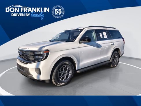 Used 2025 Ford Expedition Active AWD/4WD image 1