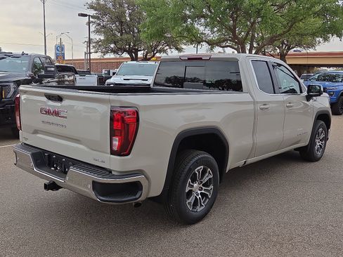 New 2026 GMC Sierra 1500 SLE w/ Preferred Package RWD image 4