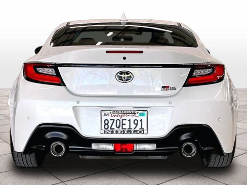 Used 2022 Toyota GR86 w/ ALL Weather Mat Package (TMS) image 6