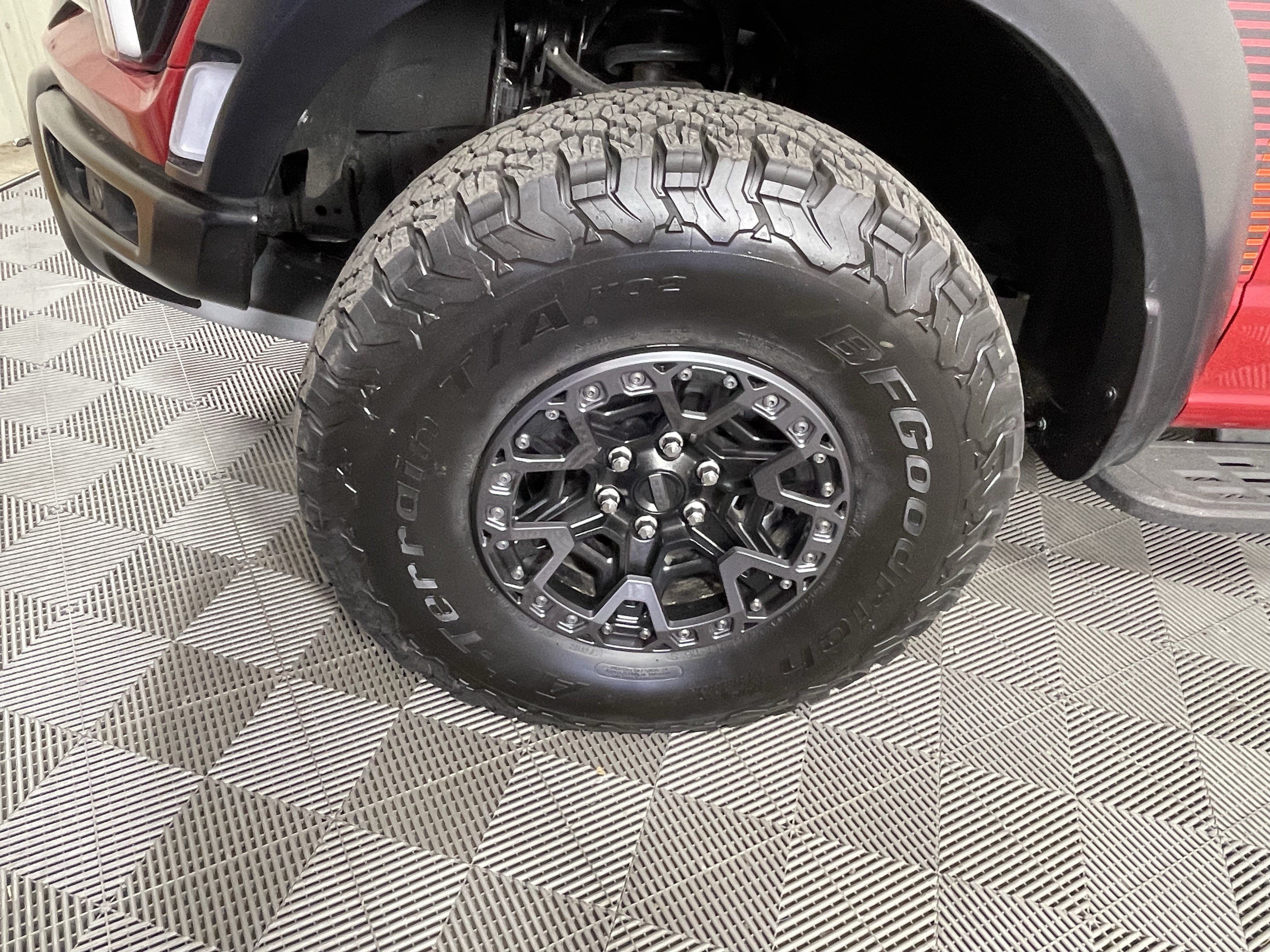 Used 2025 Ford F150 Raptor w/ Equipment Group 803A Raptor R AWD/4WD image 9
