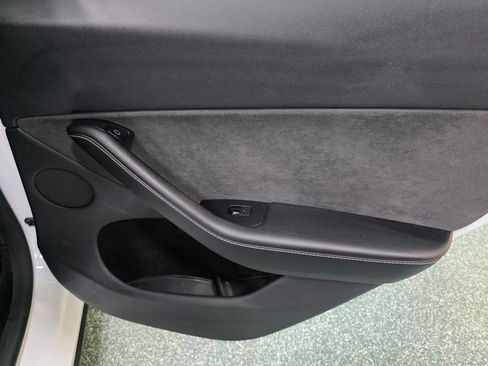 Used 2023 Tesla Model Y Long Range image 24