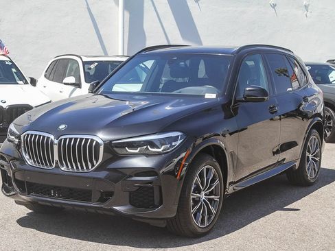 Used 2023 BMW X5 sDrive40i w/ M Sport Package RWD image 3