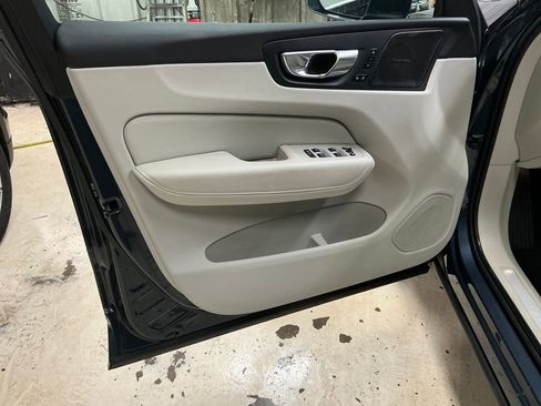 Used 2023 Volvo XC60 B5 Plus w/ Climate Package image 15