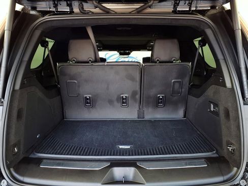 Used 2025 Cadillac Escalade ESV Sport Platinum w/ LPO, Floor Liner Package AWD/4WD image 8