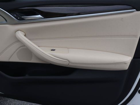 Used 2023 BMW 530i w/ Convenience Package RWD image 17