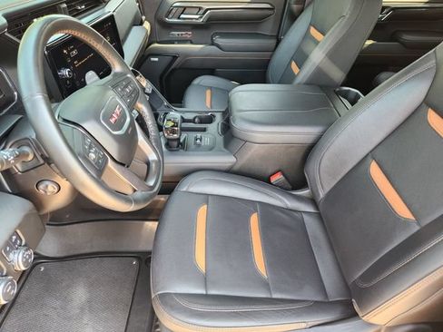 Used 2024 GMC Sierra 1500 AT4 w/ Technology Package AWD/4WD image 13