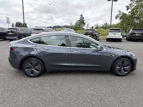 Used 2019 Tesla Model 3 Standard Range Plus RWD image 9