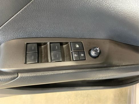 Used 2023 Toyota Camry SE image 29