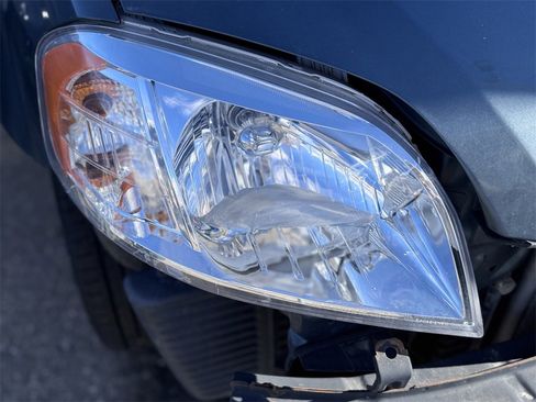 Used 2011 Chevrolet Aveo LT image 41