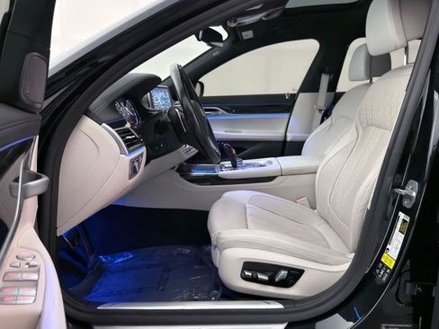 Used 2019 BMW 750i xDrive w/ M Sport Package AWD/4WD image 21