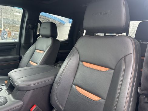 Used 2024 GMC Sierra 1500 AT4 w/ Technology Package image 11