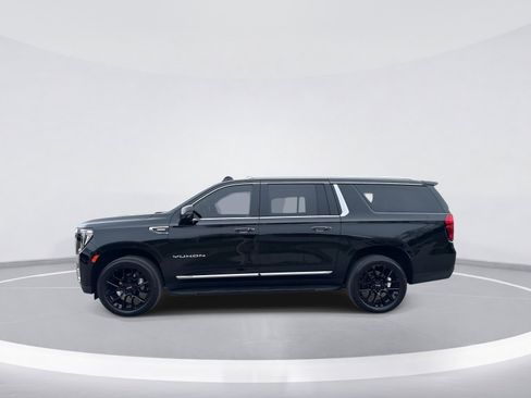 Used 2022 GMC Yukon XL SLT w/ SLT Luxury Package image 5